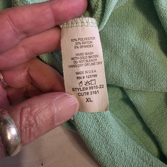 Charlotte Avery....Mint Green Oversized Top - Picture 7 of 7